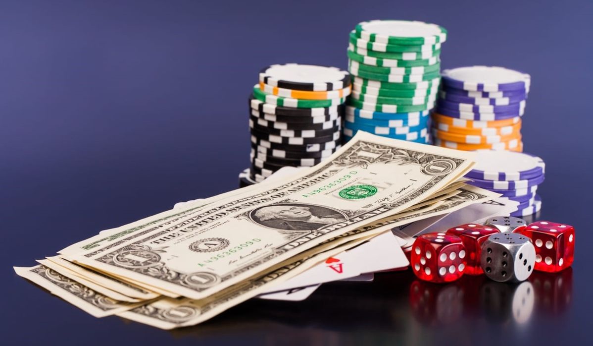 Amulet Casino کیسینو میں سلاٹ کھیلنا شروع کریں۔